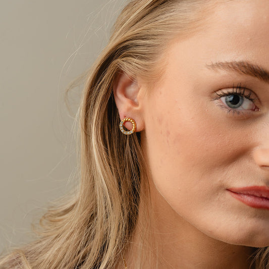Twisted White Zirkon Øreringe 18K Guldbelagt 12mm - Josephine Nord
