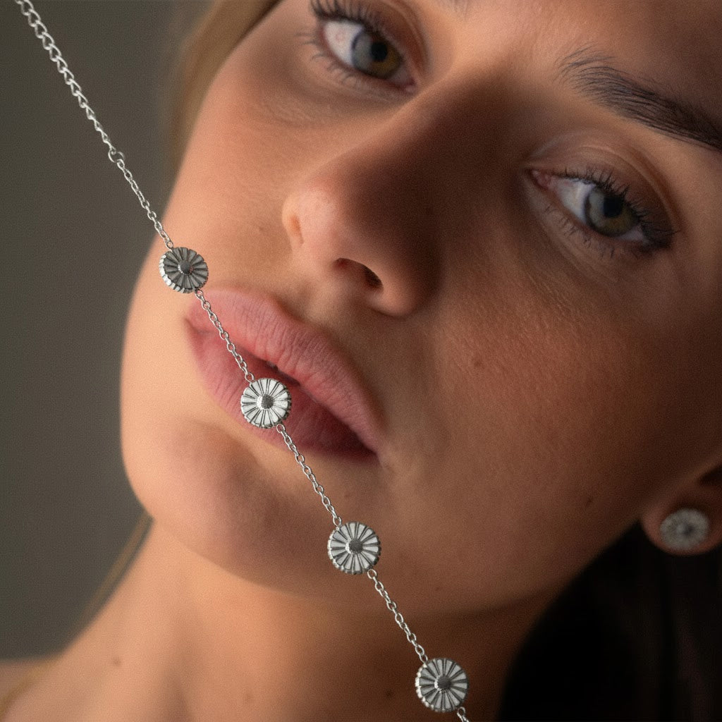 Marguerit Armbånd Sølvfarvet 10mm