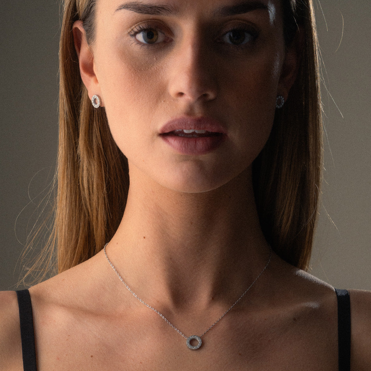 Circle Zirkon Halskæde Sølvfarvet 12mm