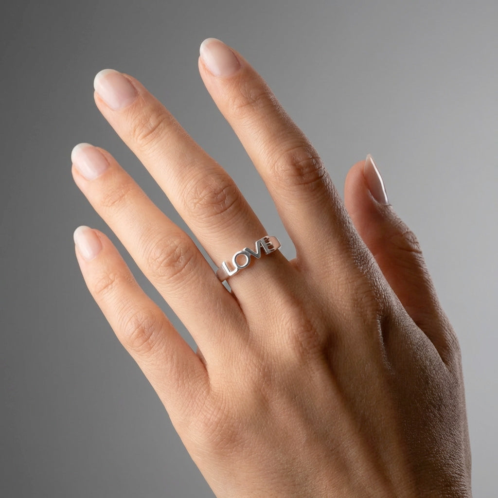 LOVE Ring Sølvfarvet