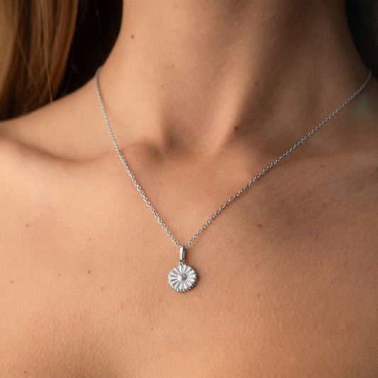 Marguerit Halskæde Sølvfarvet 12mm