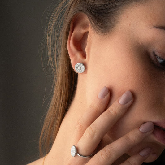 Marguerit Øreringe Sølvfarvet 12mm