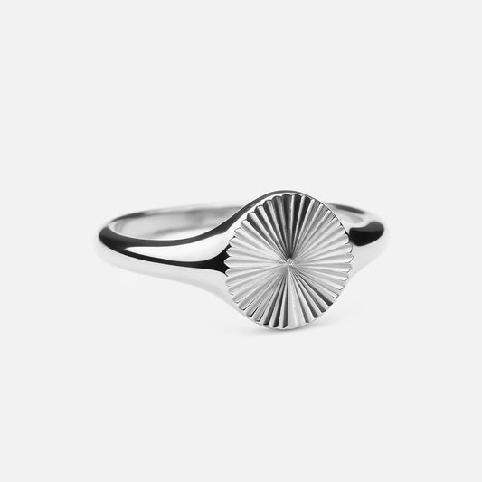 Sun Signet Rund Ring Sølvfarvet