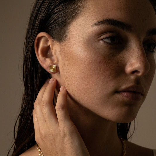 Sunset Square Studs Øreringe 18K Guldbelagt
